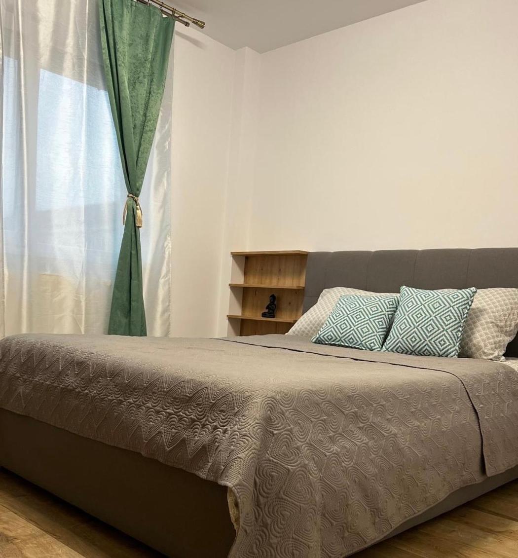 Next Level Apart Hotel Oradea Exterior foto